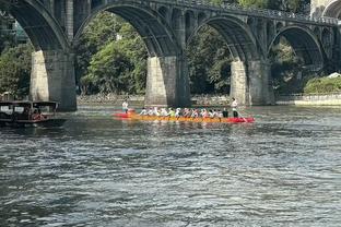 英超-阿森纳3-1利物浦距榜首2分 阿利森出击送空门加布手球乌龙